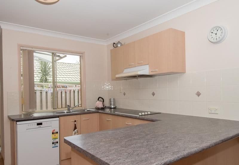 22 Marble Arch Place, Arundel QLD 4214, Arundel - Thumbnail 3