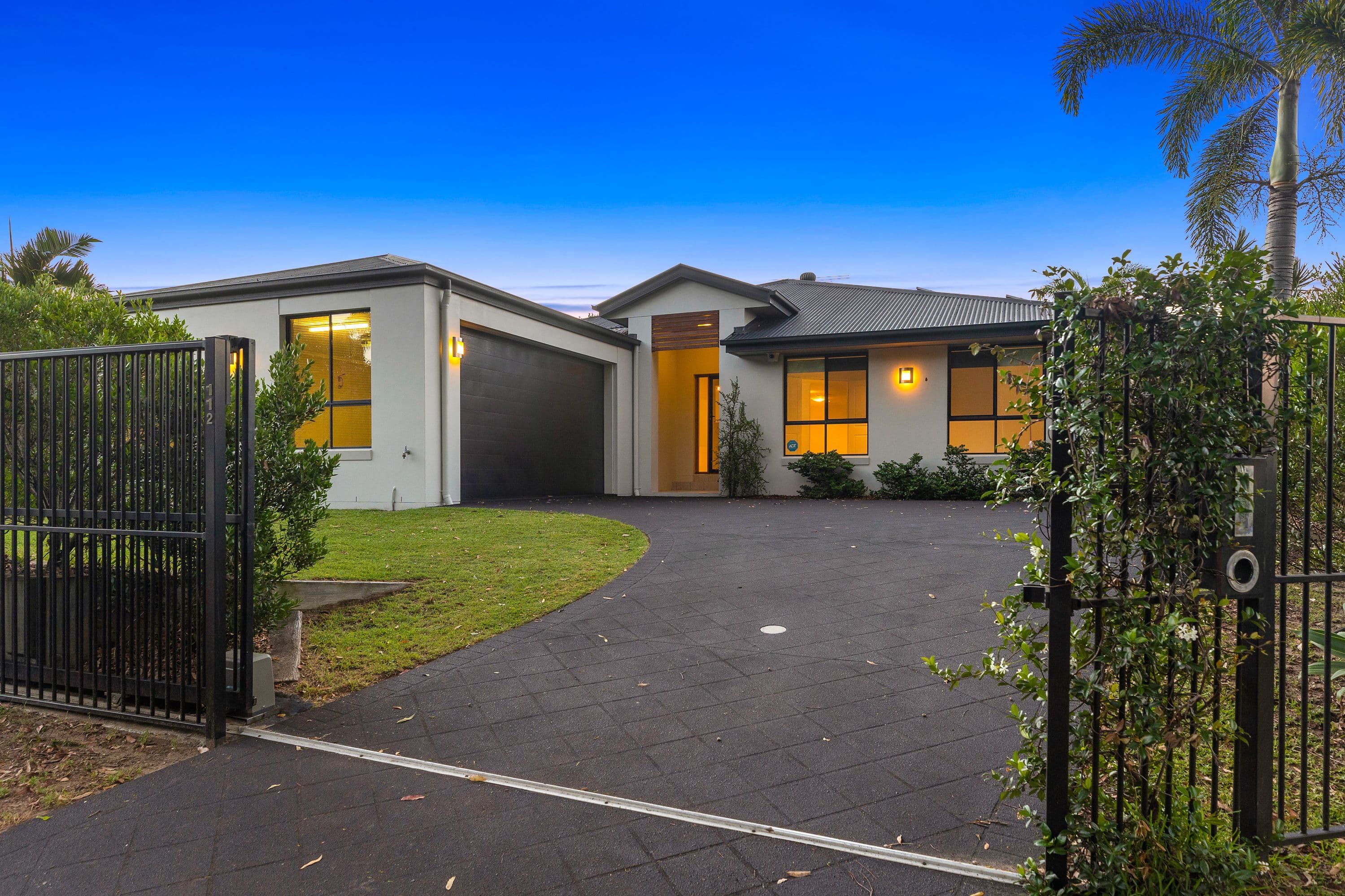 112 Caladium Street, Wakerley QLD 4154, Wakerley - Thumbnail 2