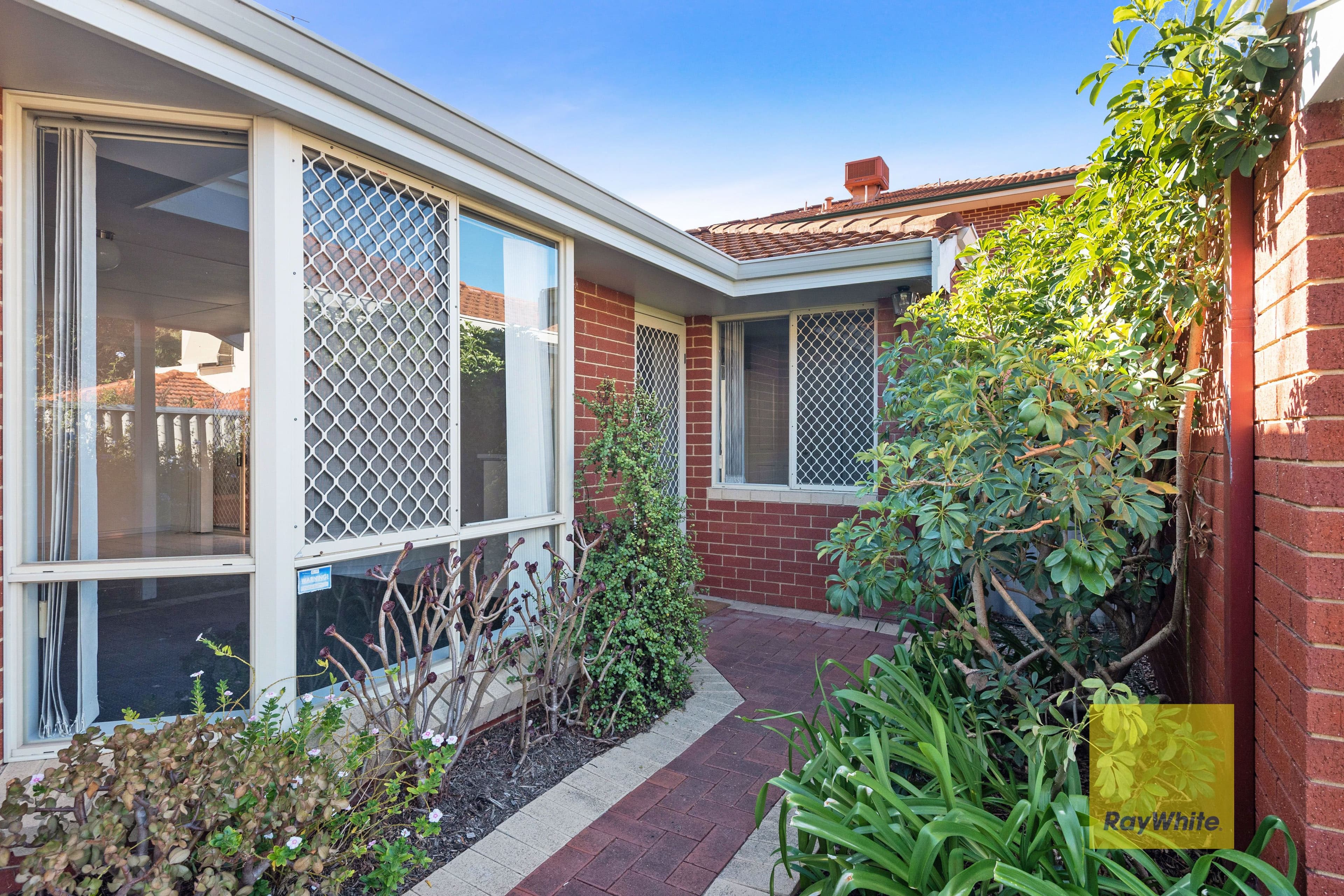 8 Hayburn Street, Scarborough WA 6019, Scarborough - Thumbnail 2