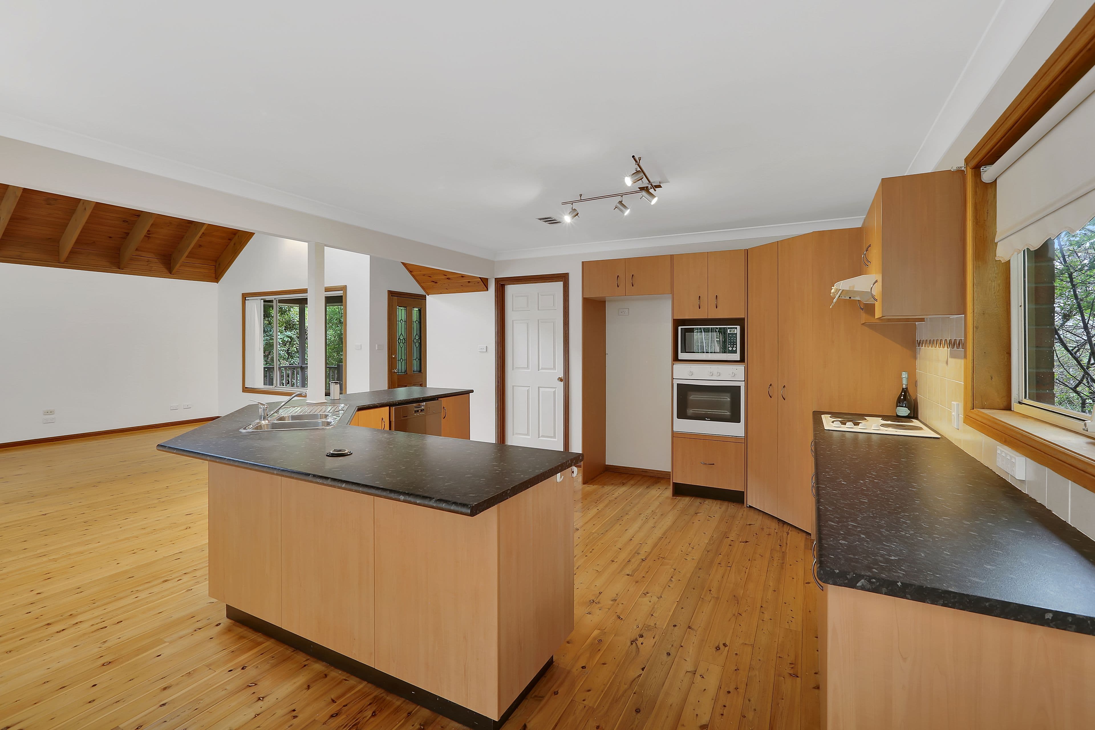 4 Mclaren Crescent, Blackheath NSW 2785, Blackheath - Thumbnail 2