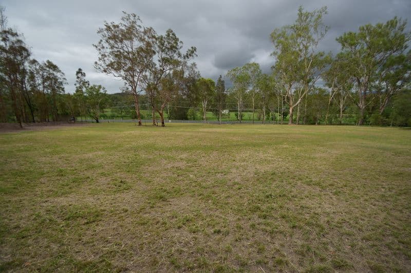3 Ipswich Street, Esk QLD 4312, Esk - Thumbnail 2