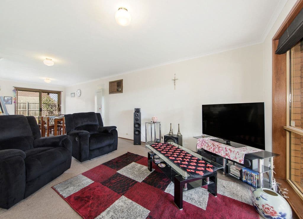 18 Toolern Street, Melton South VIC 3338, Melton South - Thumbnail 2