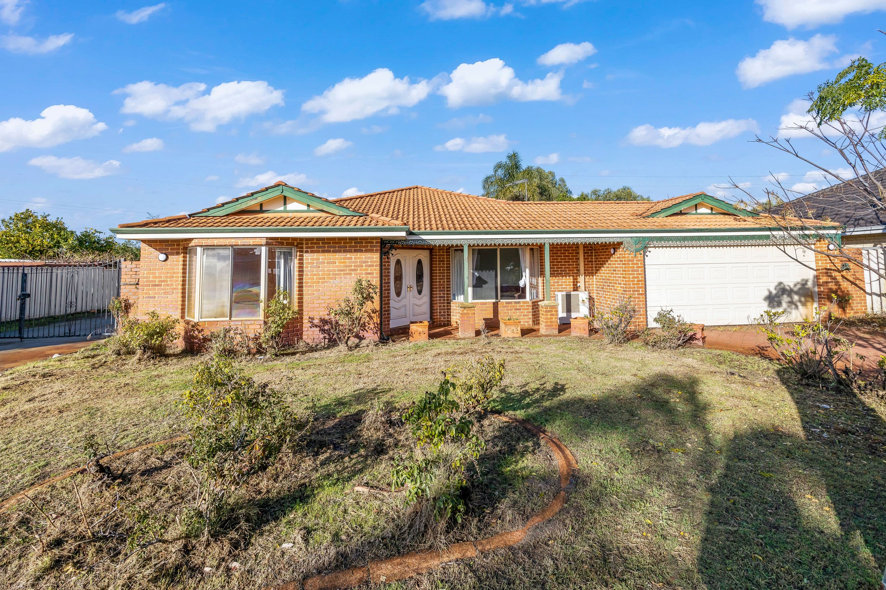 4 Lassen Gardens, Ballajura WA 6066, Ballajura - Thumbnail 2