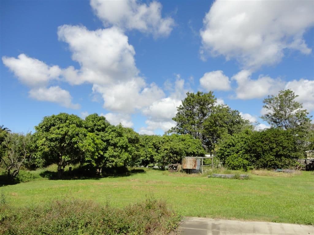 22 Howard Street, URANGAN QLD 4655, Urangan - Thumbnail 5