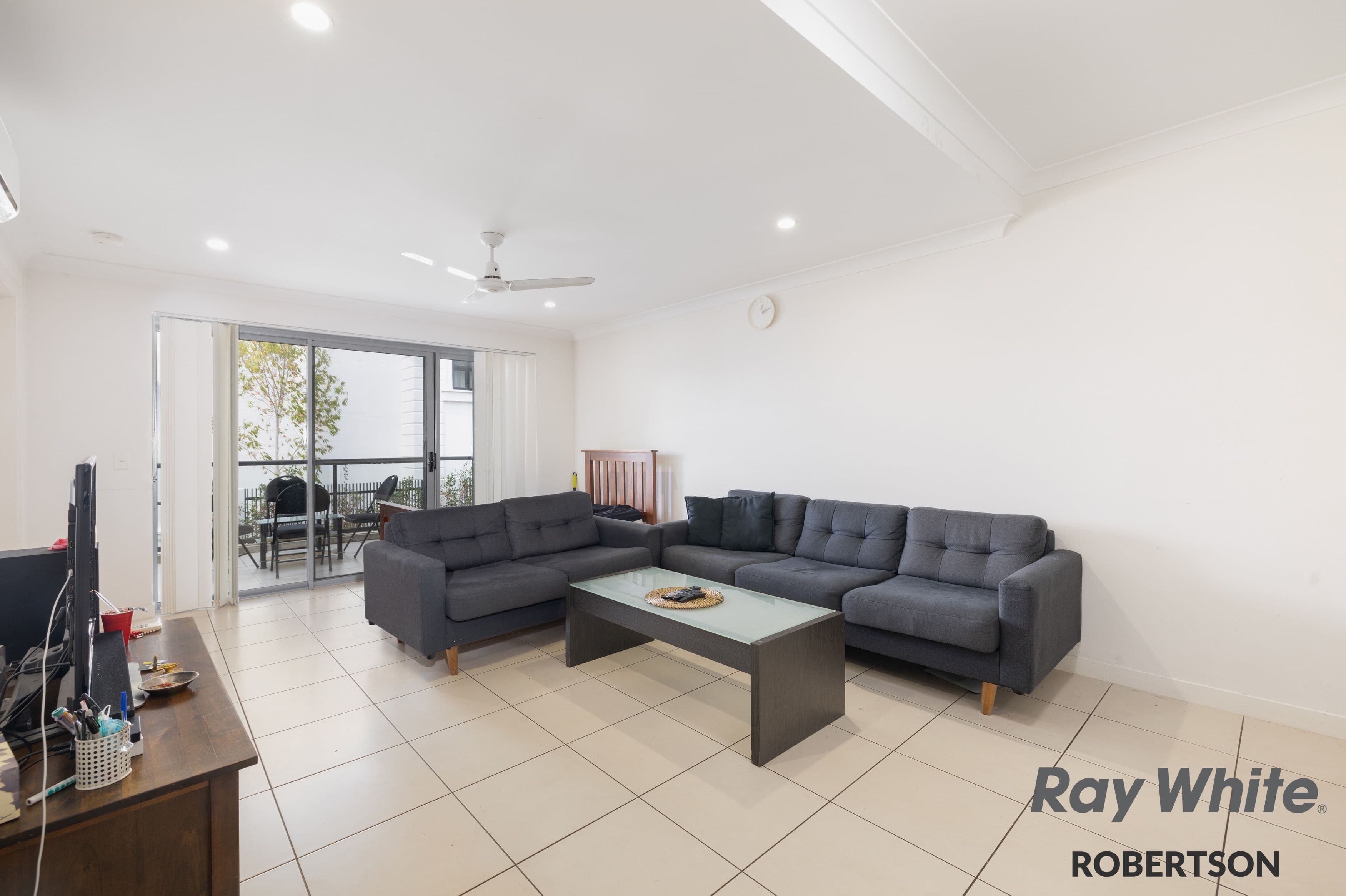 8 Win Street, Eight Mile Plains QLD 4113, Eight Mile Plains - Thumbnail 2