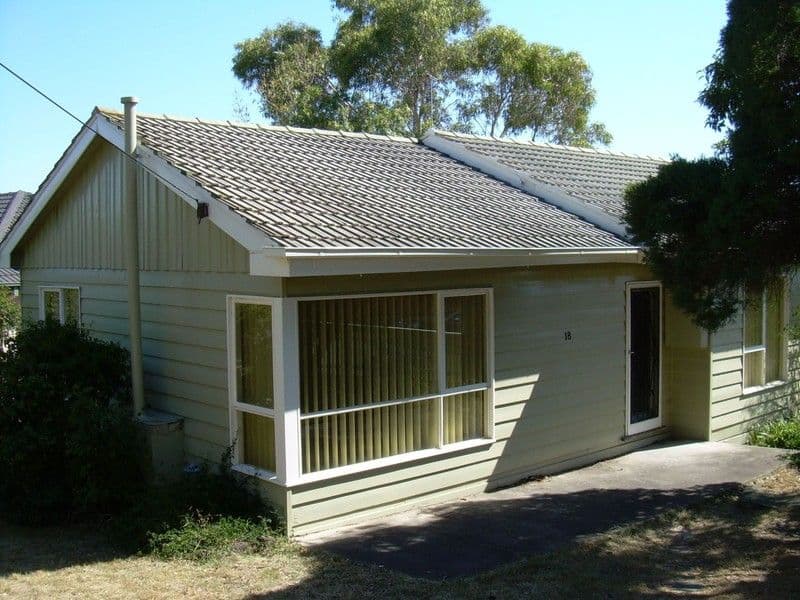 18 York Street, BLACKBURN SOUTH VIC 3130, Blackburn South - Thumbnail 2