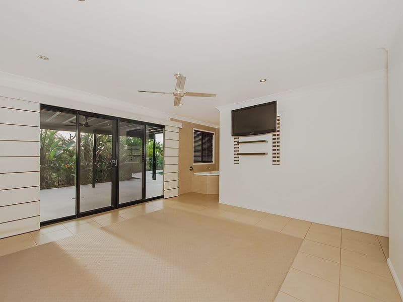 38 Sawtell Drive, CURRUMBIN WATERS QLD 4223, Currumbin Waters - Thumbnail 5
