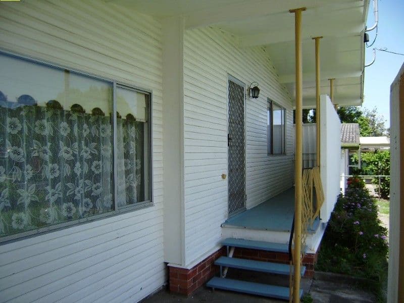 4 Centaur Street, REDCLIFFE QLD 4020, Redcliffe - Thumbnail 3