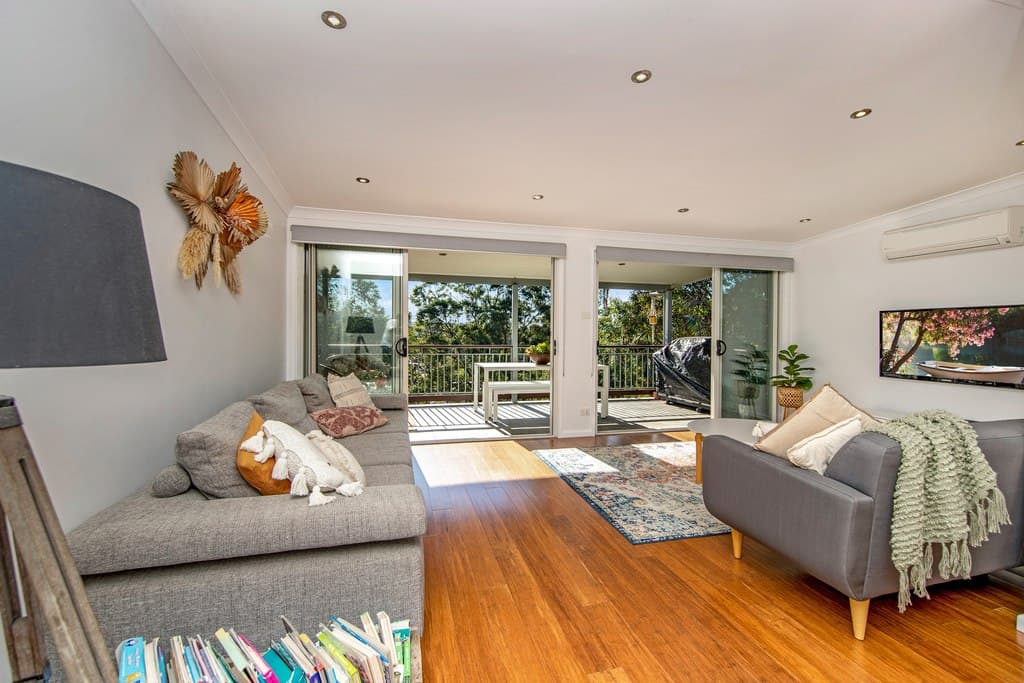 18 Russell Avenue, Adamstown Heights - Thumbnail 2