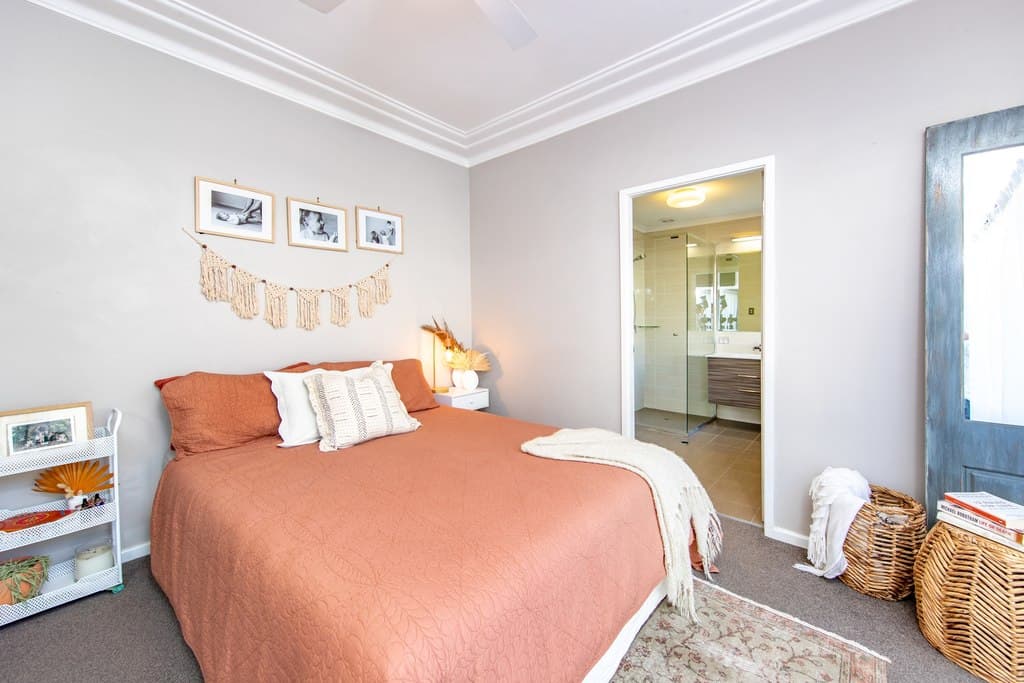 18 Russell Avenue, Adamstown Heights - Thumbnail 6
