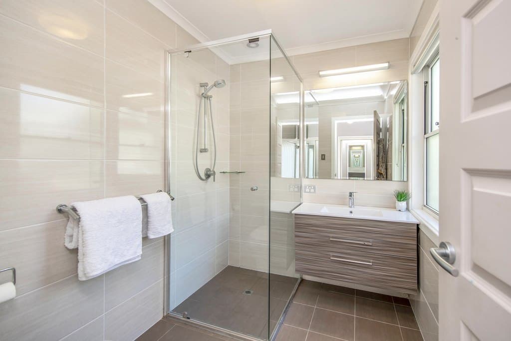18 Russell Avenue, Adamstown Heights - Thumbnail 8