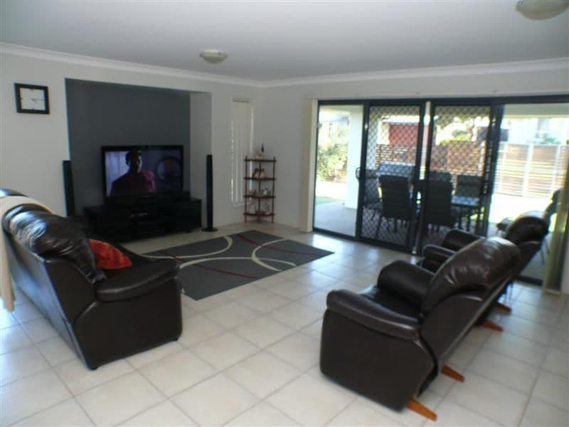 1 Killarney Court, ORMEAU QLD 4208, Ormeau - Thumbnail 2