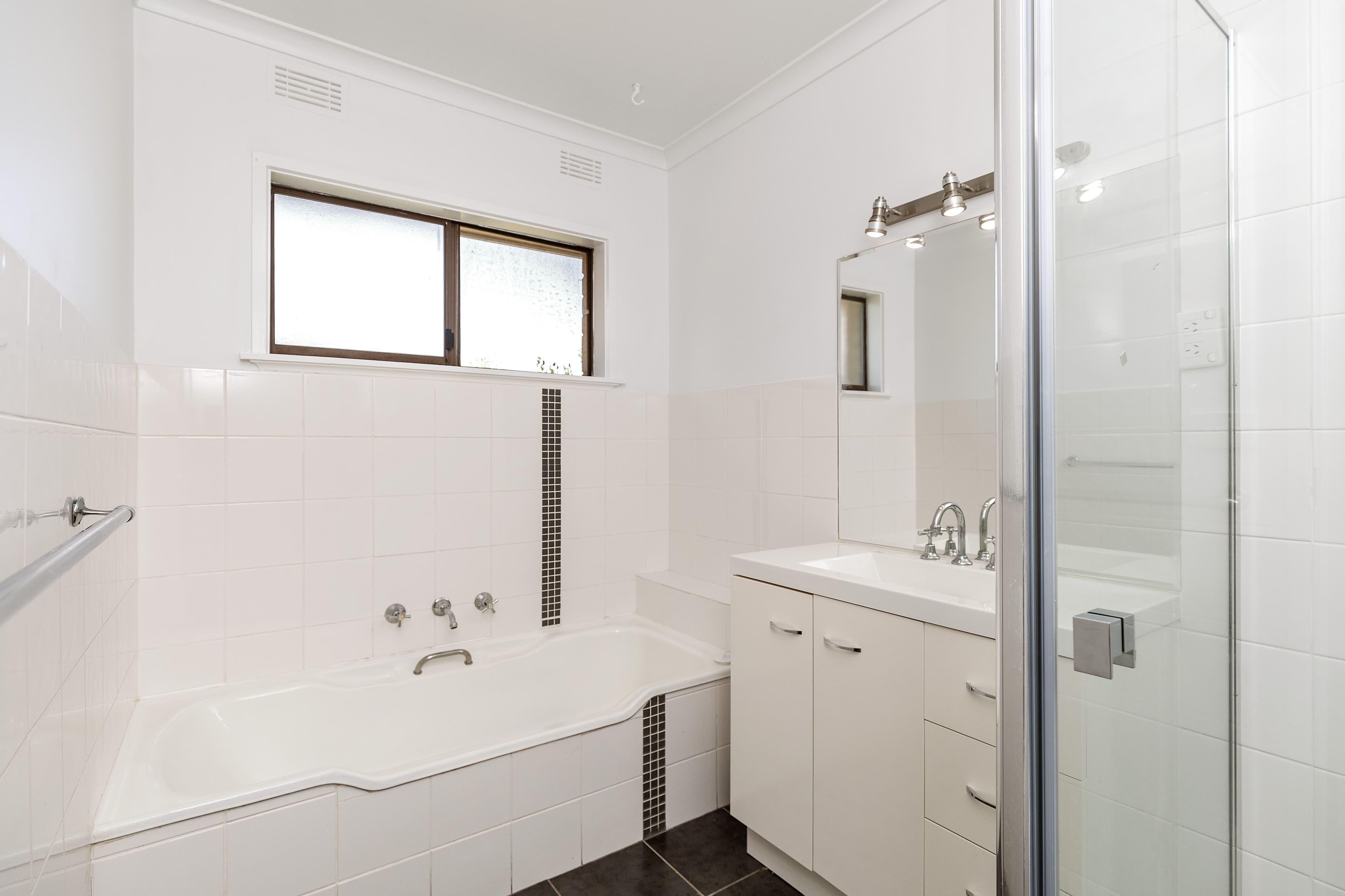 29 Bellevue Parade, Kooringal NSW 2650, Kooringal - Thumbnail 2