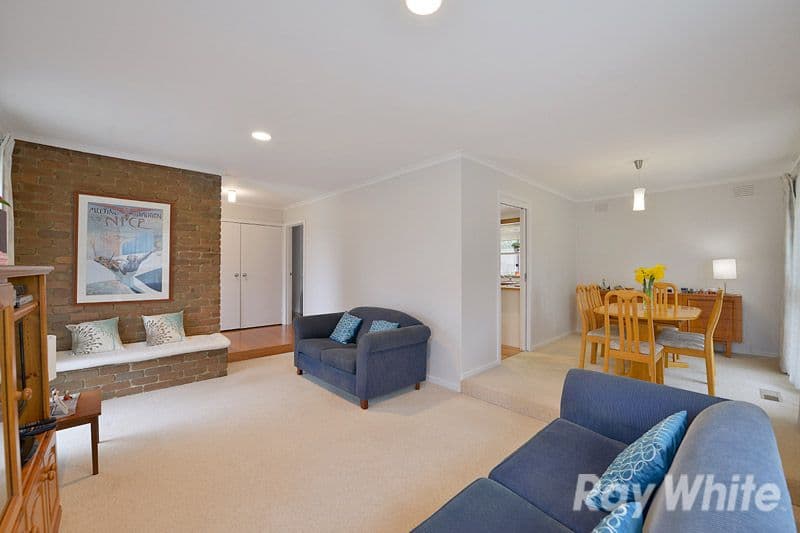13 Alexander Crescent, FERNTREE GULLY VIC 3156, Ferntree Gully - Thumbnail 2