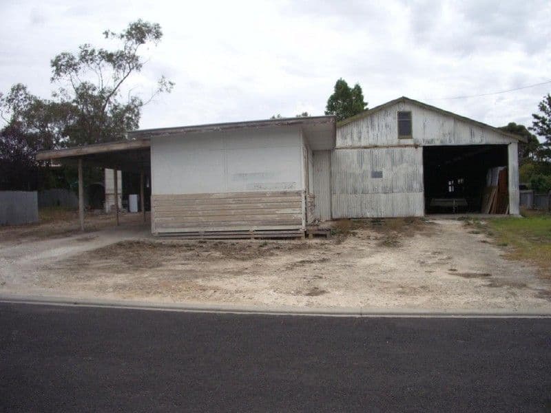13 Eveline Street, BORDERTOWN SA 5268, Bordertown - Thumbnail 2
