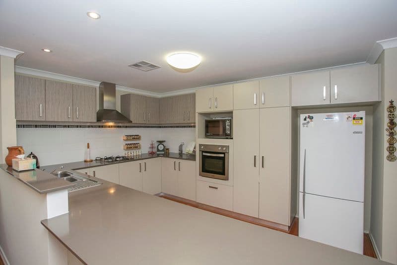  14 Heath Road, Kalamunda WA 6076, Kalamunda - Thumbnail 7
