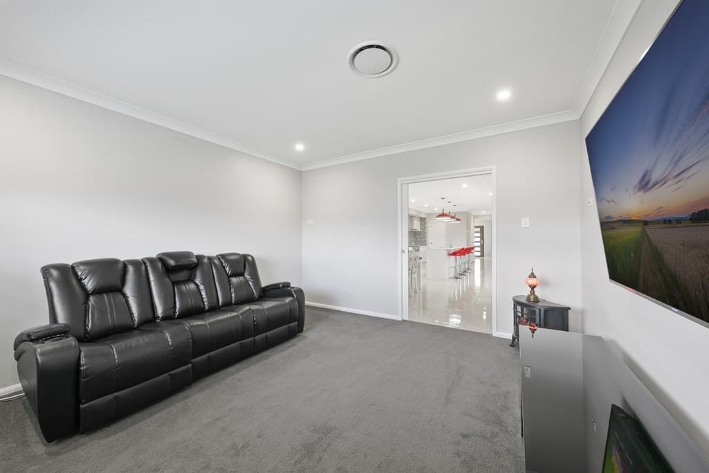 9 St Andrews Close, Heddon Greta - Thumbnail 4
