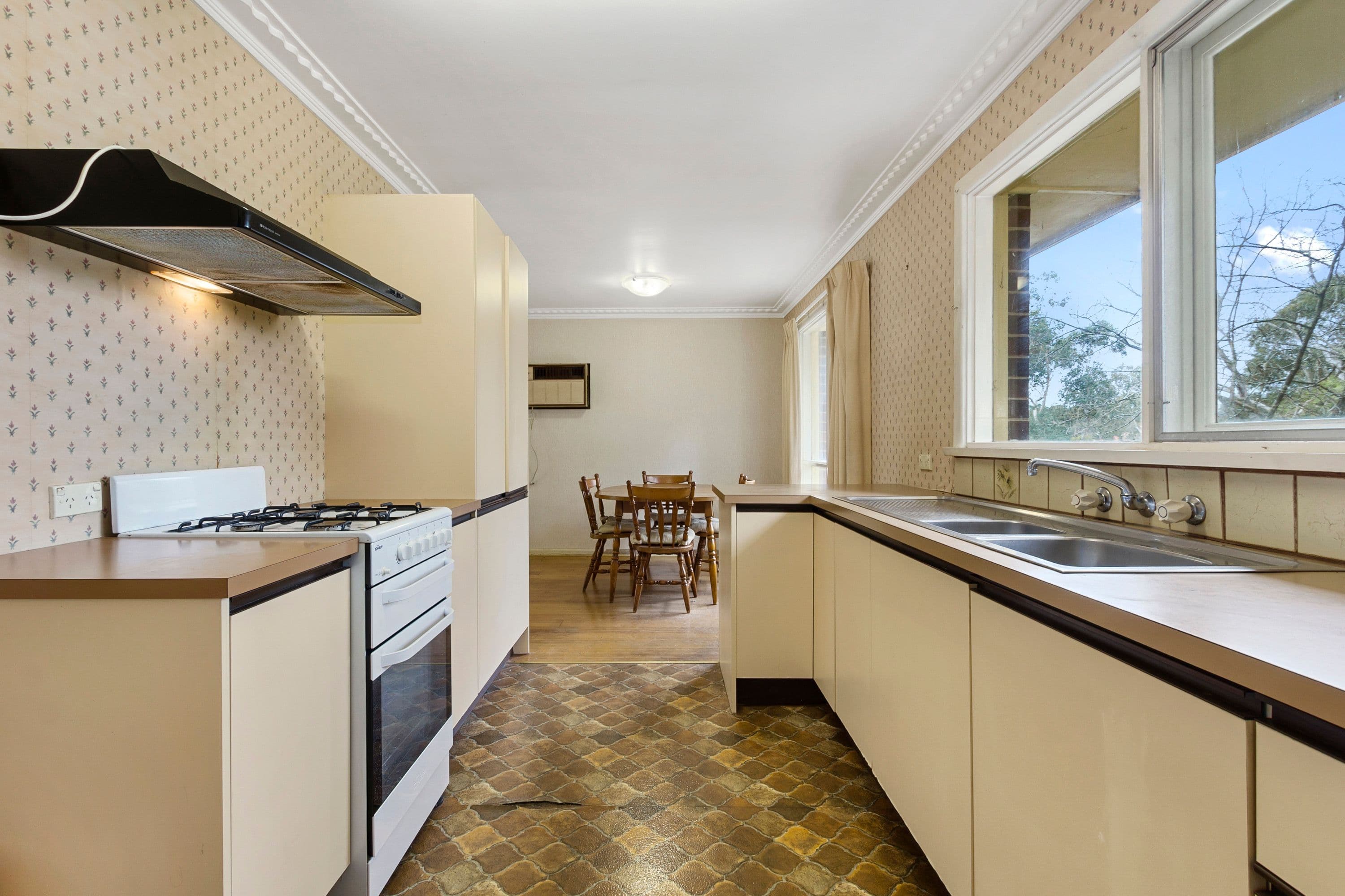 22 Beaufort Street, Mitcham VIC 3132, Mitcham - Thumbnail 2