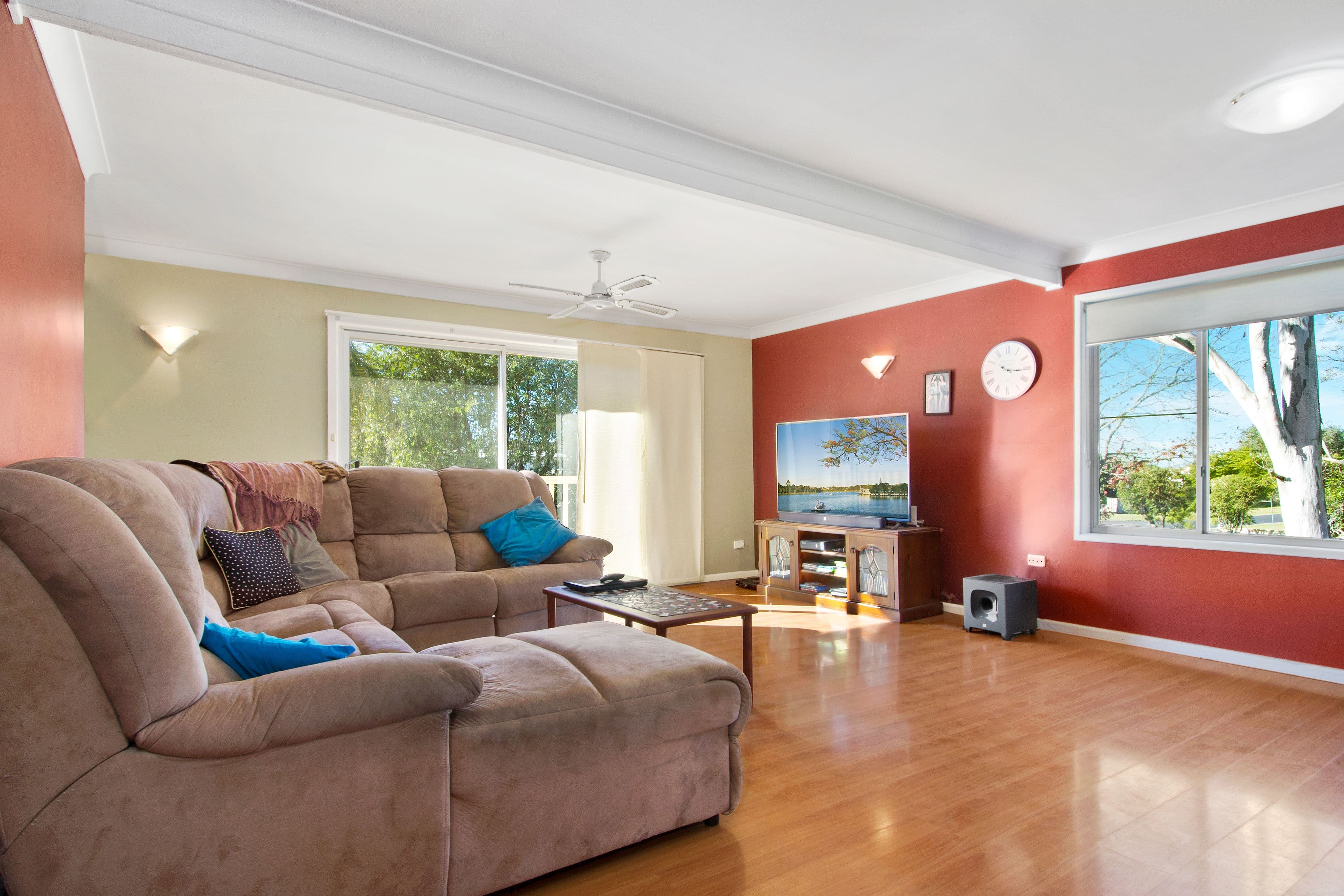 67 Timbara Crescent, Surfside - Thumbnail 2
