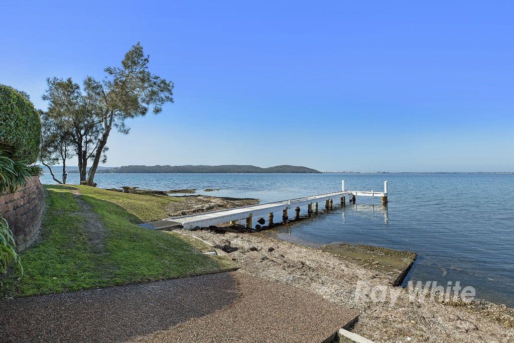8 Ambrose Street, Carey Bay - Thumbnail 2