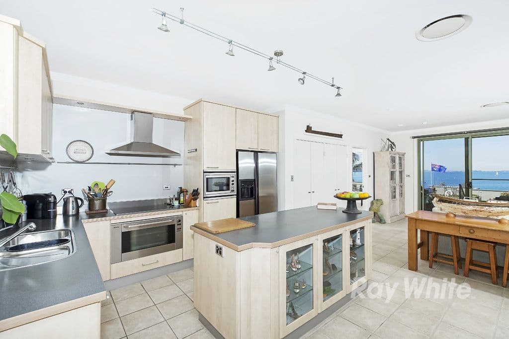 8 Ambrose Street, Carey Bay - Thumbnail 4