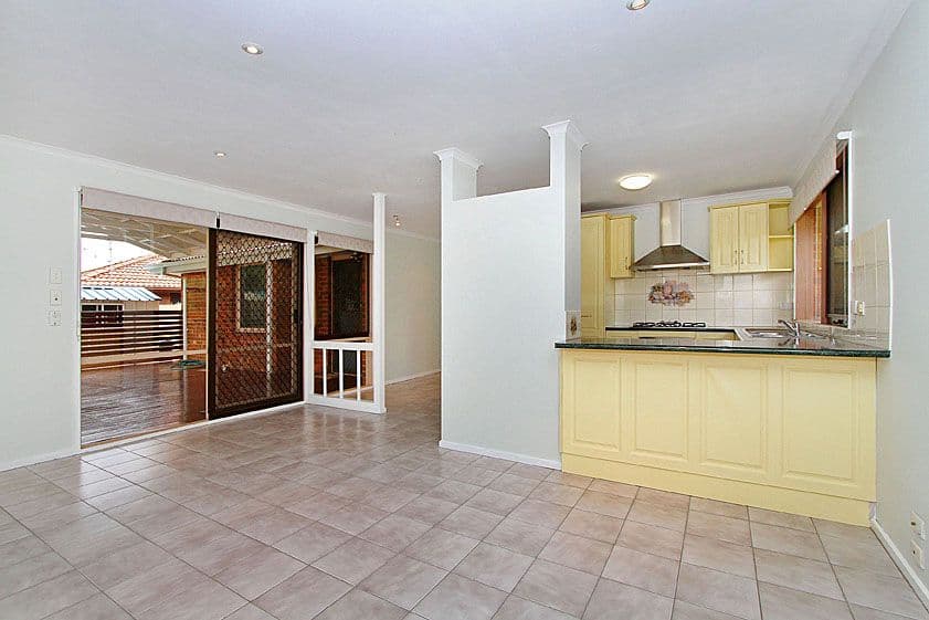 15 Warburton Court, MILL PARK VIC 3082, Mill Park - Thumbnail 3