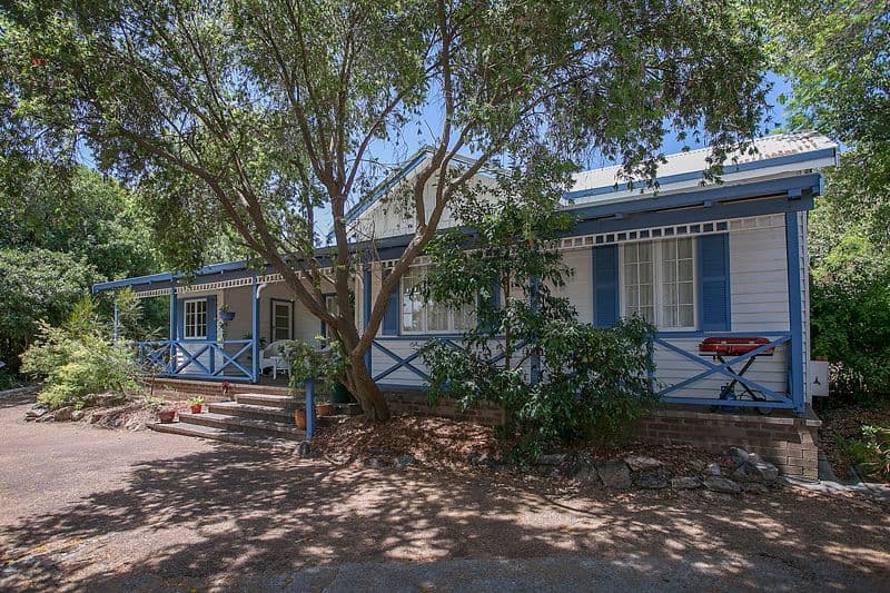4 Burns Road, KALAMUNDA WA 6076, Kalamunda - Image 1
