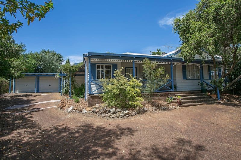 4 Burns Road, KALAMUNDA WA 6076, Kalamunda - Thumbnail 3