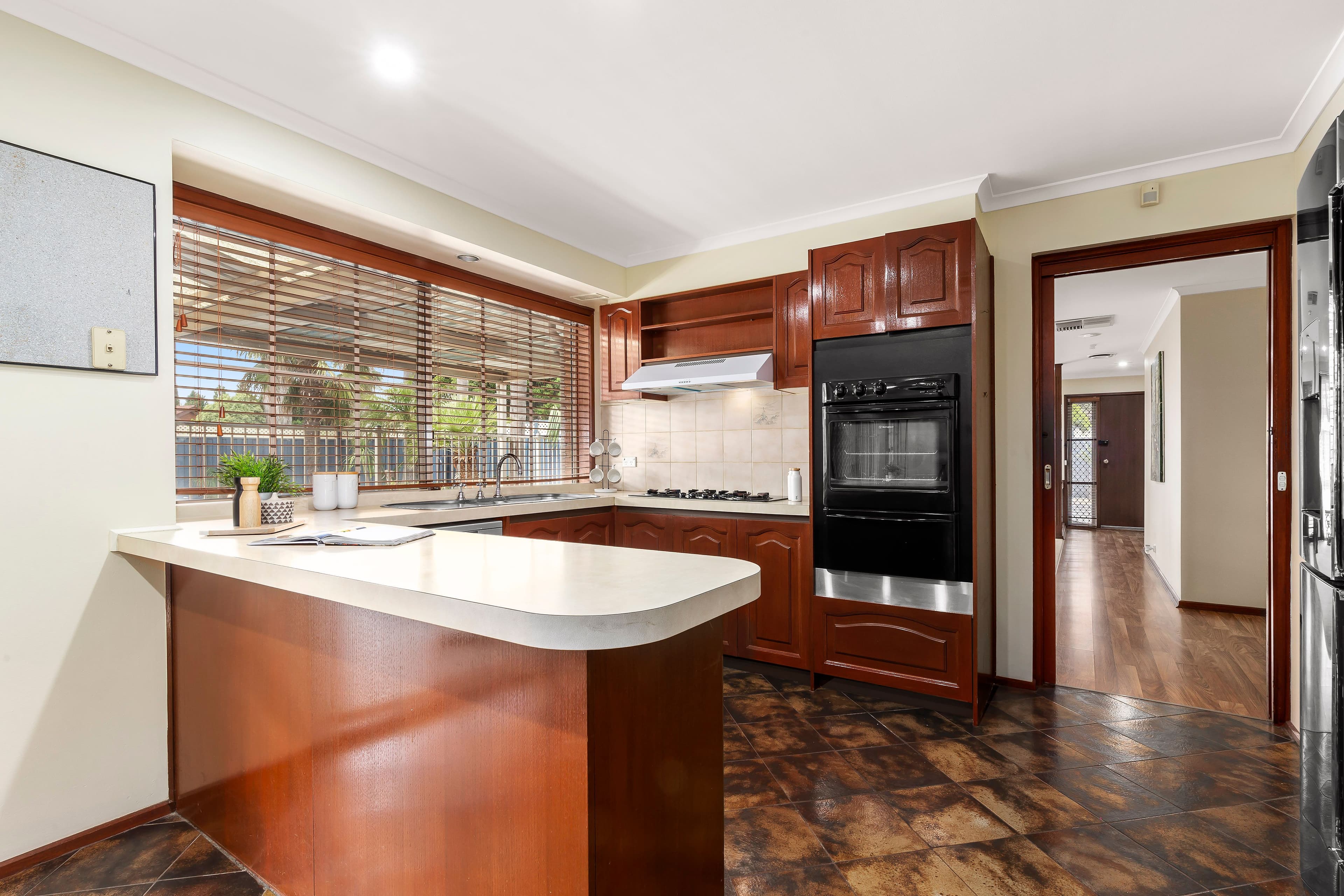 6 Laver Court, Mill Park VIC 3082, Mill Park - Thumbnail 5