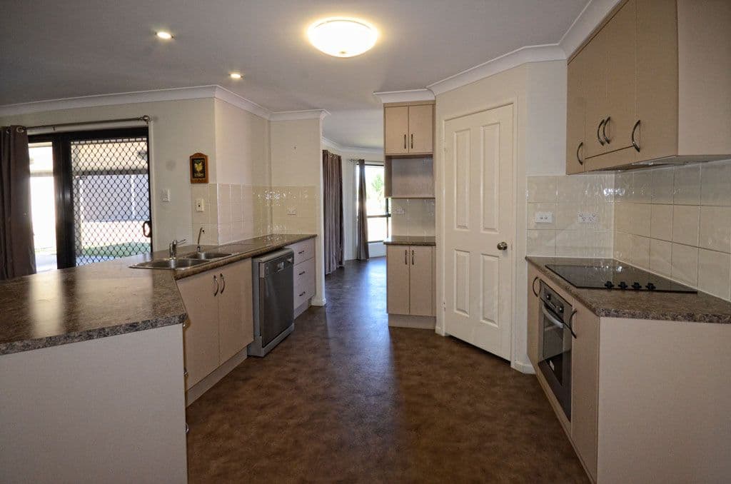 24-26 Nicholson Street, BANANA QLD 4702, Banana - Thumbnail 2