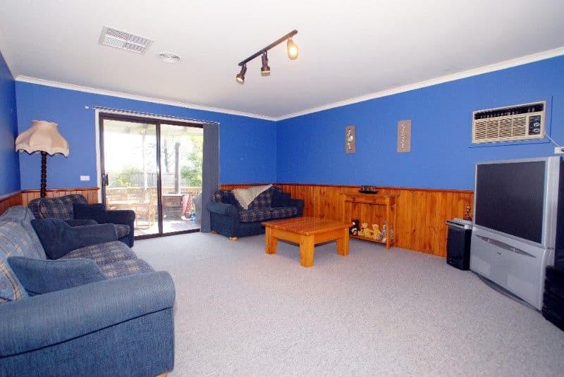 41 Bellfield Drive, LYSTERFIELD VIC 3156, Lysterfield - Thumbnail 2