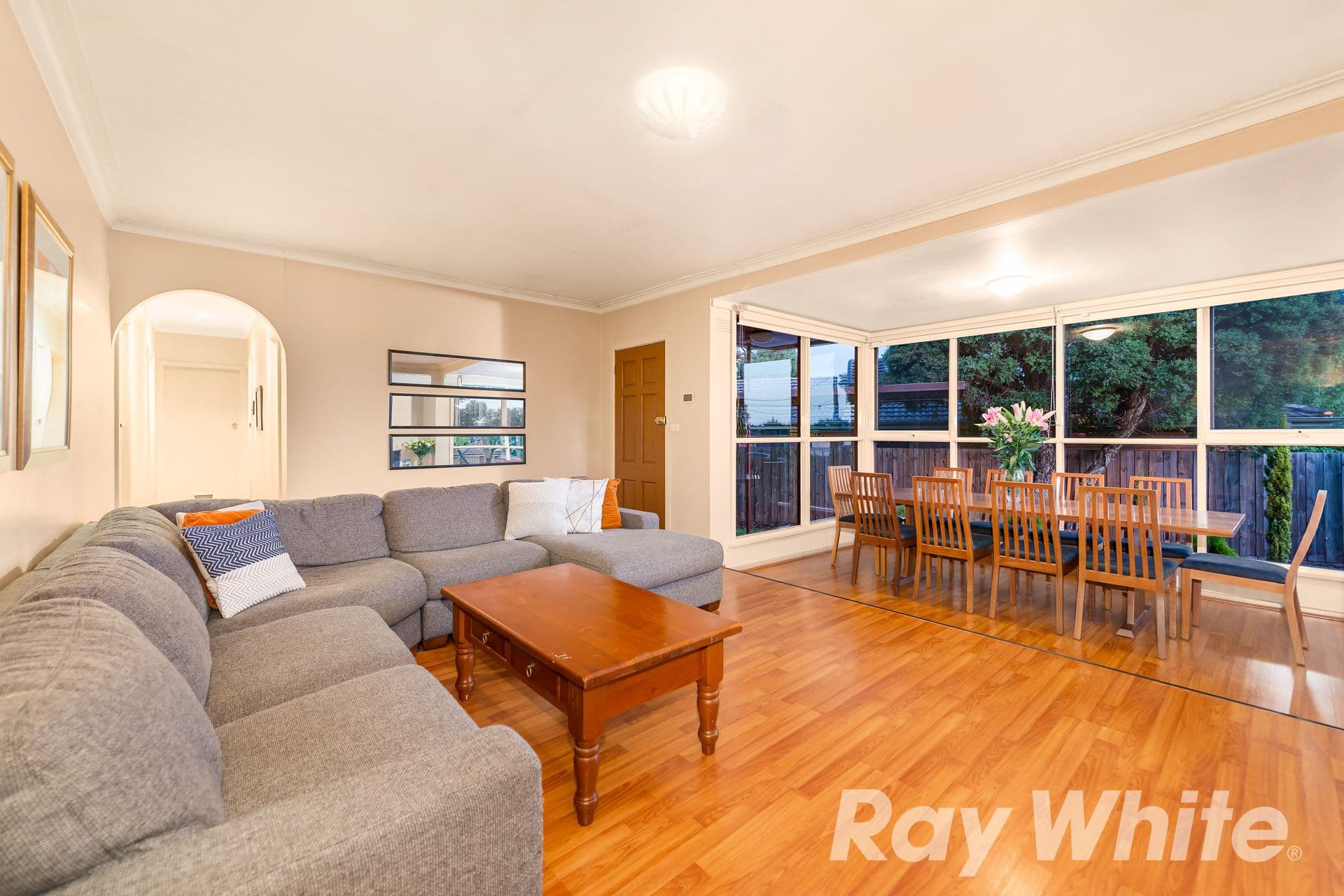 31 Aisbett Avenue, Wantirna South VIC 3152, Wantirna South - Thumbnail 2