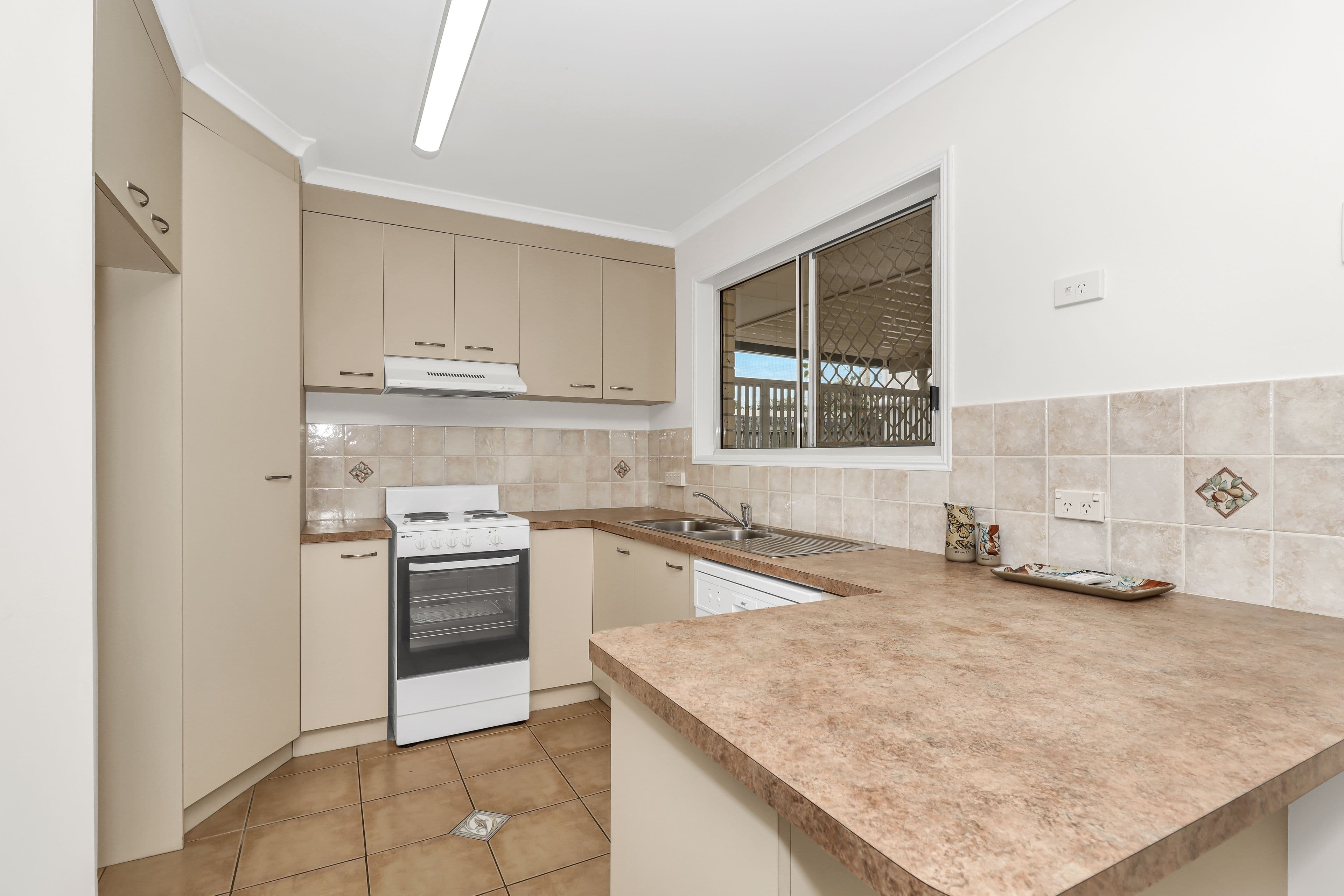 21 Hyperno Road, Point Vernon QLD 4655, Point Vernon - Thumbnail 7