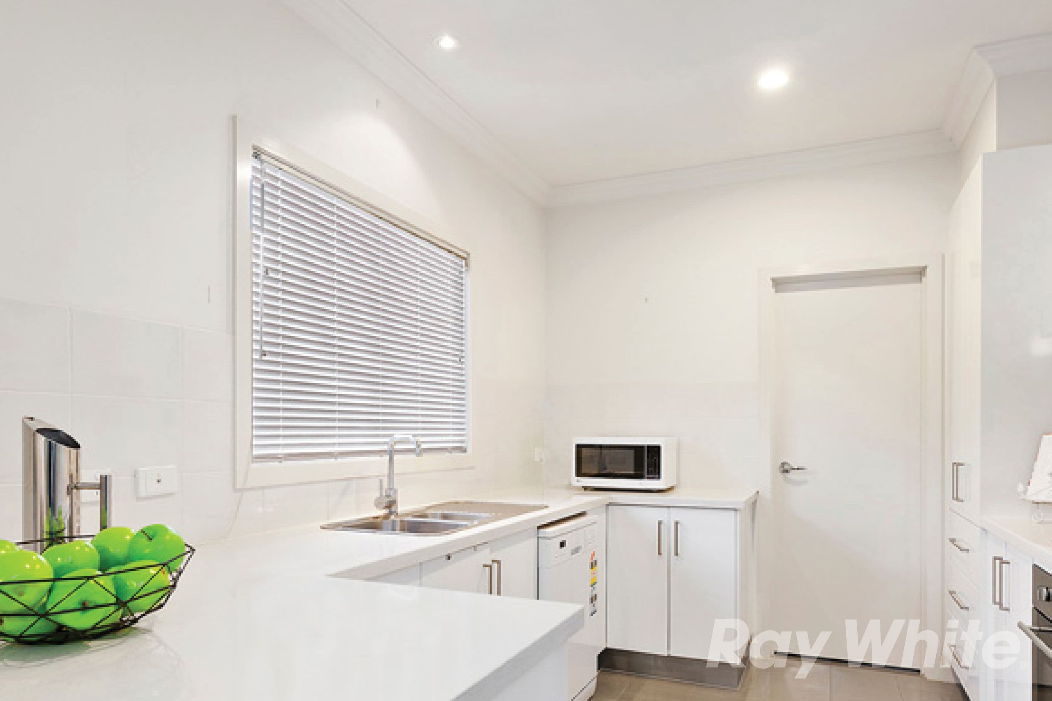 2 Joyce Avenue, Glen Waverley VIC 3150, Glen Waverley - Thumbnail 2