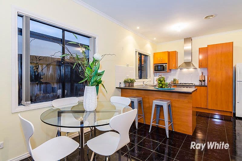 4 Hayes Road, Hampton Park VIC 3976, Hampton Park - Thumbnail 3