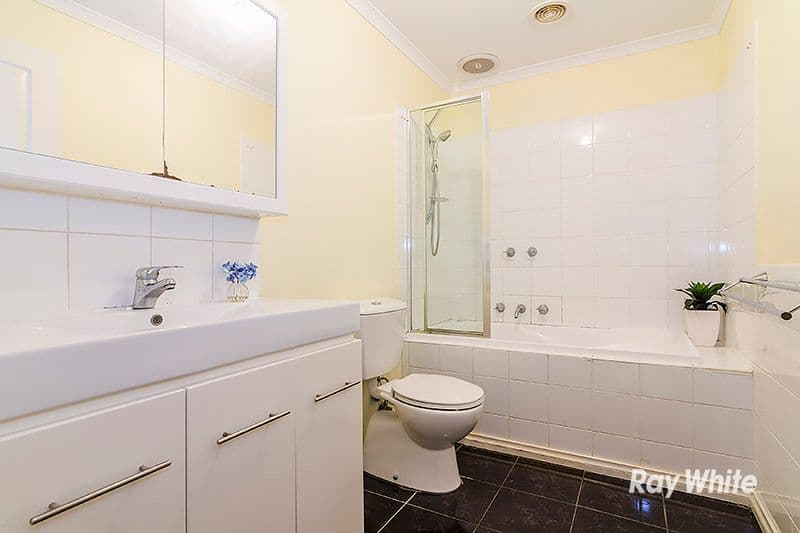 4 Hayes Road, Hampton Park VIC 3976, Hampton Park - Thumbnail 8