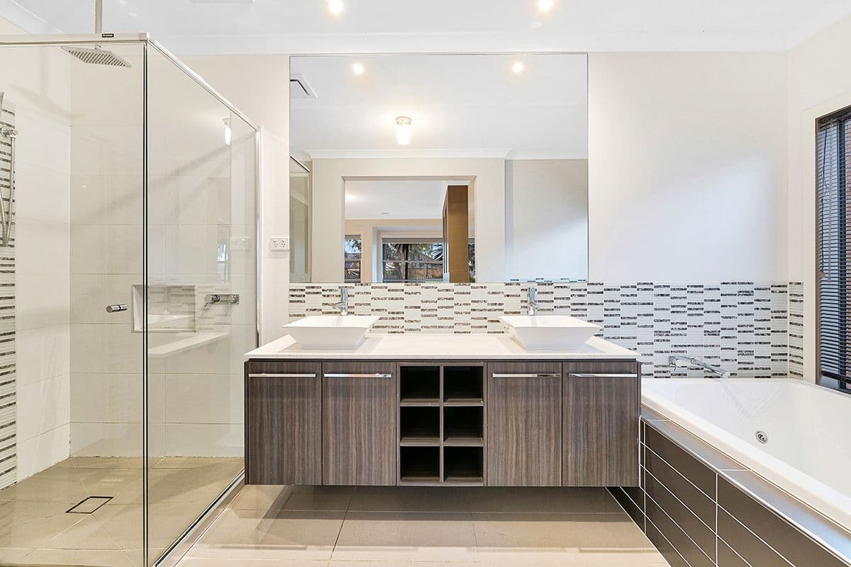 33 Datura Avenue, Cranbourne North VIC 3977, Cranbourne North - Thumbnail 3