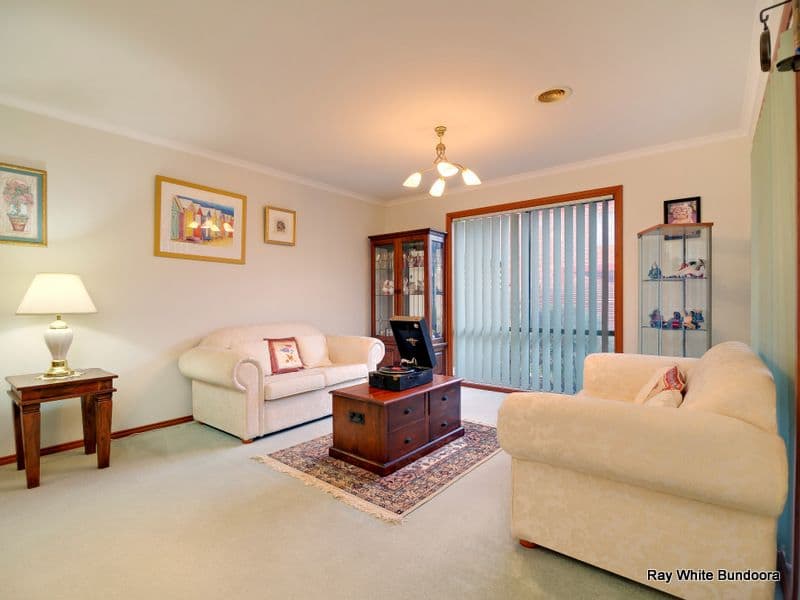 15 Castlereagh Place, WATSONIA VIC 3087, Watsonia - Thumbnail 2