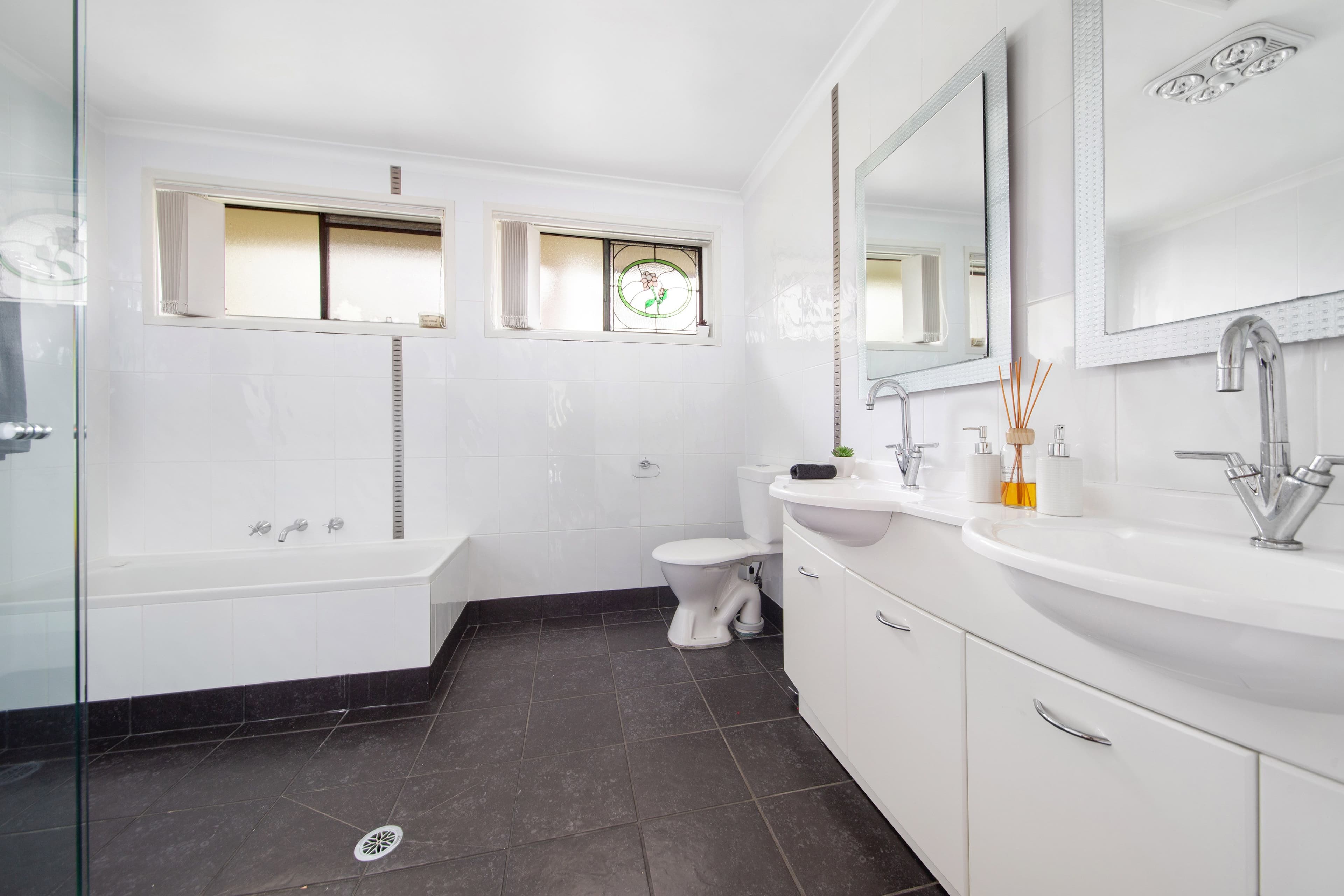 111 Blaxland Drive, Illawong - Thumbnail 8
