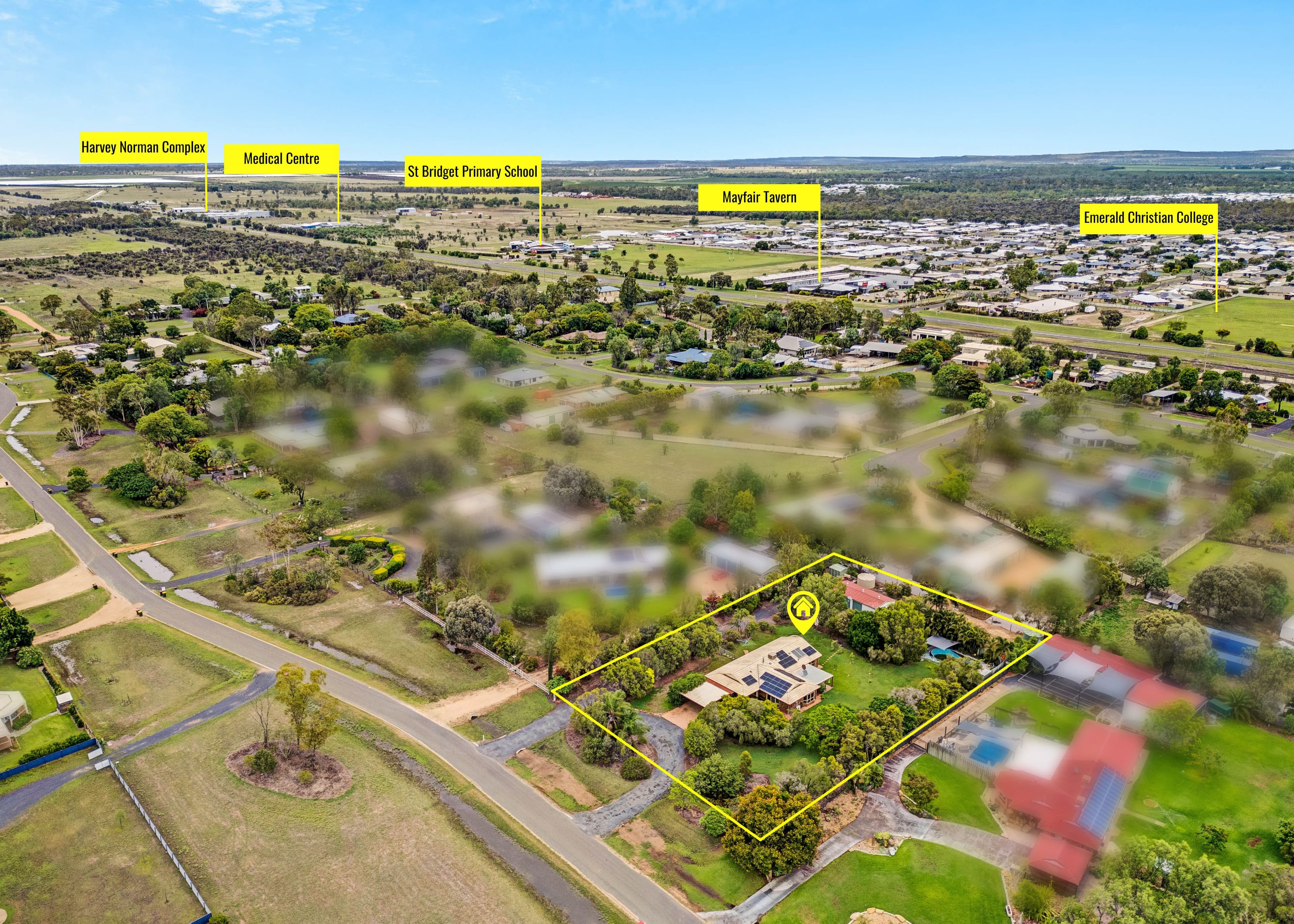 27 Edgewood Drive, Emerald QLD 4720, Emerald - Thumbnail 2