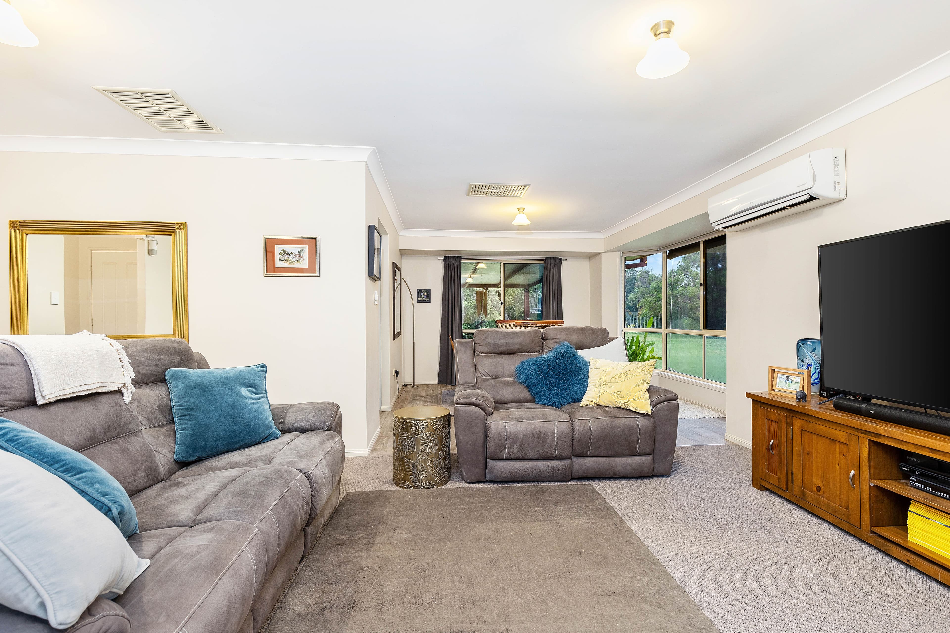 27 Edgewood Drive, Emerald QLD 4720, Emerald - Thumbnail 4