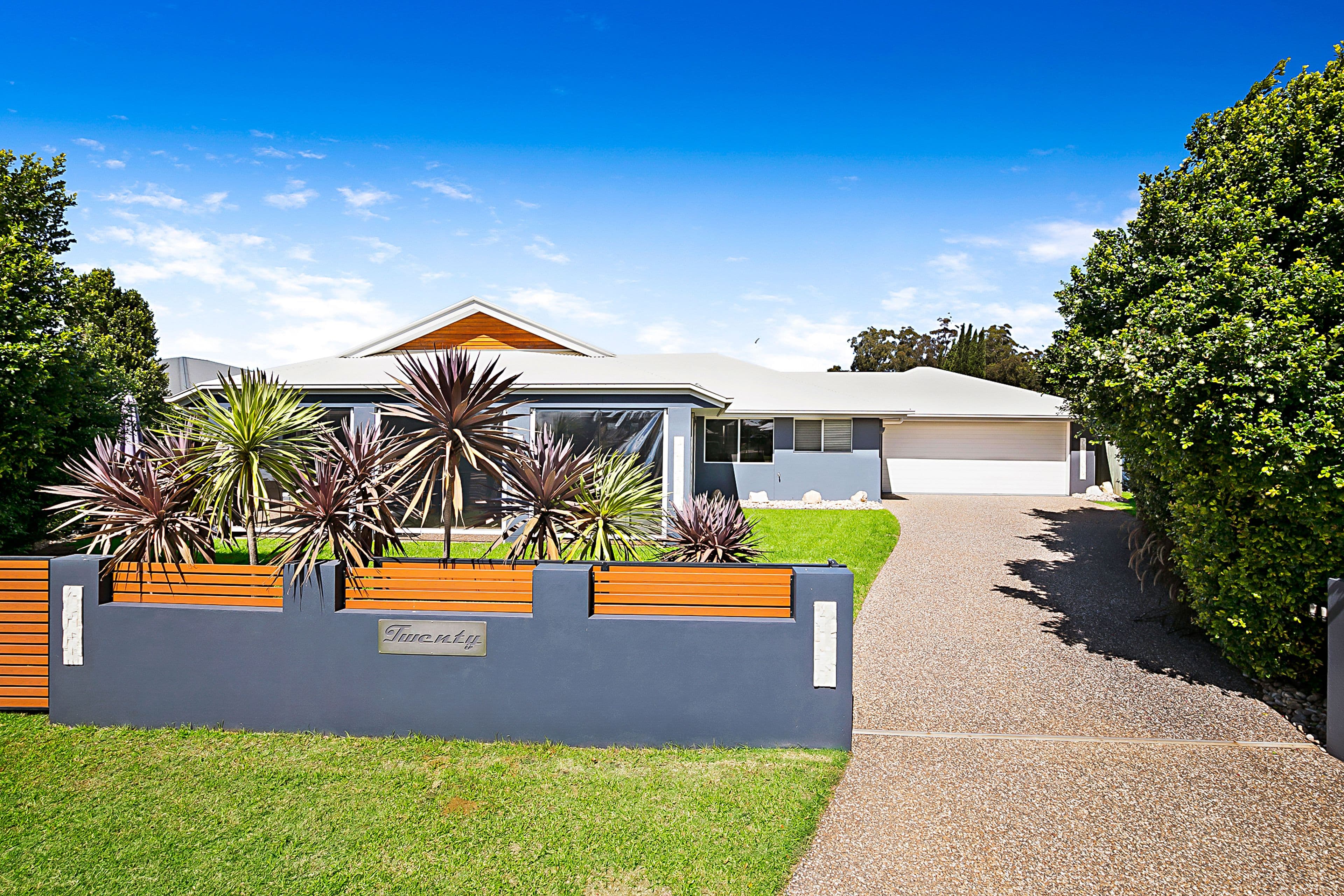 20 Beardsworth Court, Middle Ridge QLD 4350, Middle Ridge - Image 1