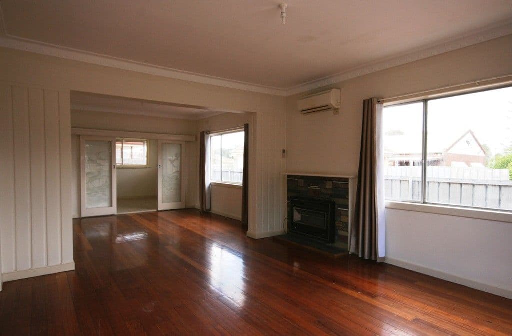 54 East Esplanade, ST ALBANS VIC 3021, St Albans - Thumbnail 2