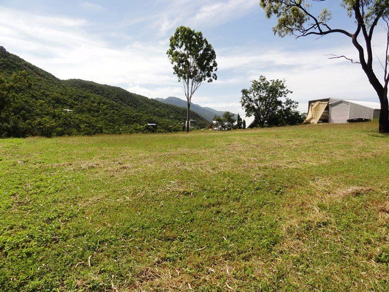 31 Roseric Crescent, Hideaway Bay QLD 4800, Hideaway Bay - Thumbnail 2