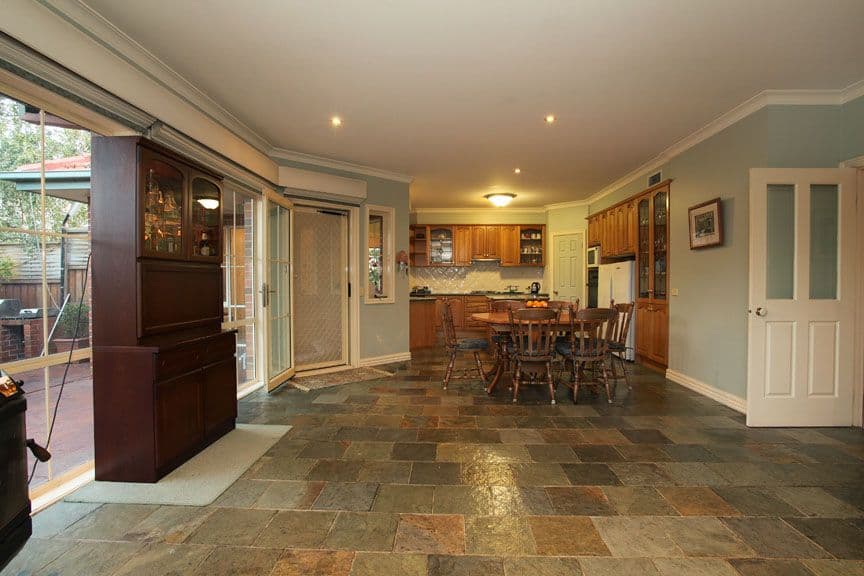 17 Jeanbart Court, WANTIRNA SOUTH VIC 3152, Wantirna South - Thumbnail 4