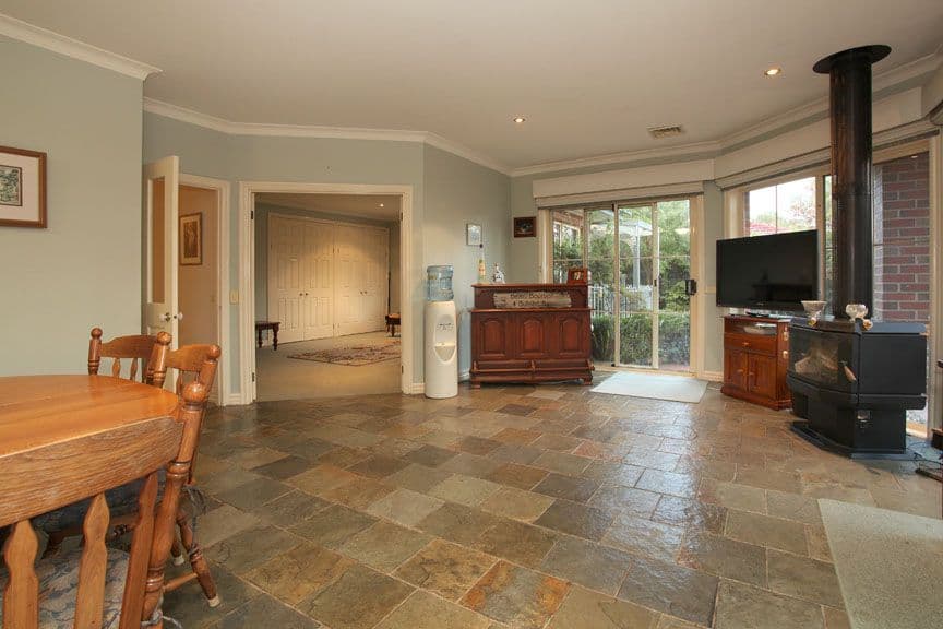 17 Jeanbart Court, WANTIRNA SOUTH VIC 3152, Wantirna South - Thumbnail 5