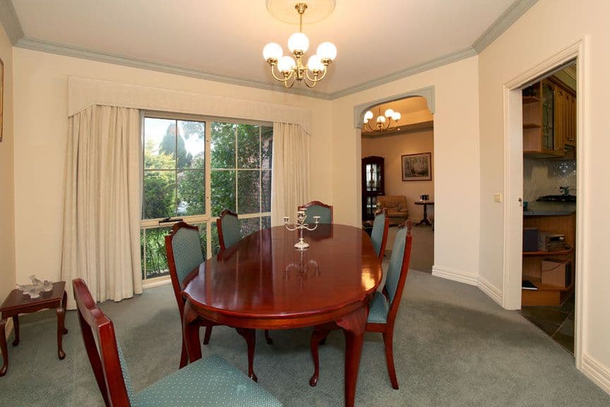 17 Jeanbart Court, WANTIRNA SOUTH VIC 3152, Wantirna South - Thumbnail 6