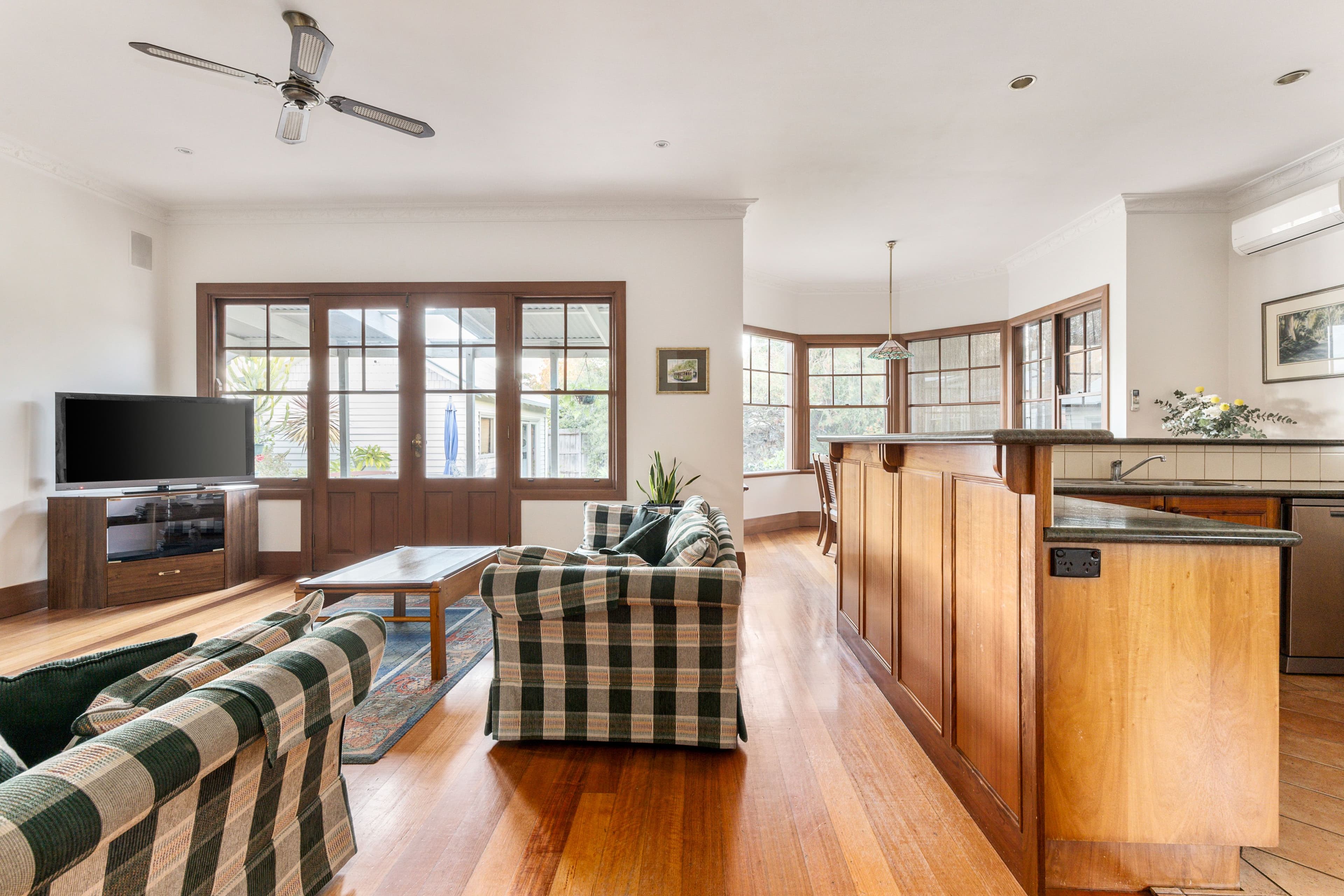 22 Civic Parade, Seaholme VIC 3018, Seaholme - Thumbnail 2