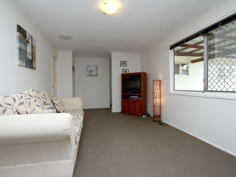 29 Strathallen Drive, BORONIA HEIGHTS QLD 4124, Boronia Heights - Thumbnail 2