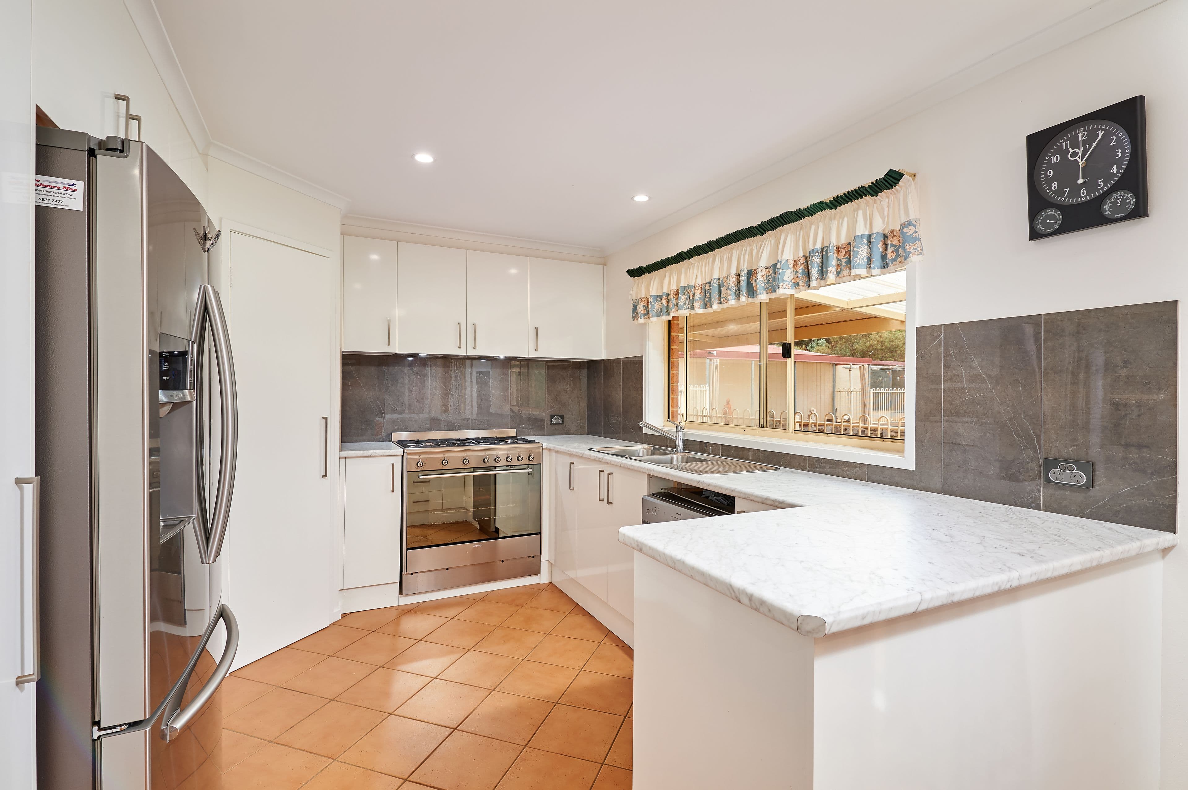 7 Smythe Road, Junee - Thumbnail 2